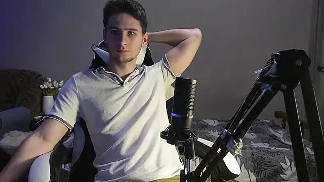 6thfingq online show from November 19, 2025, 3:23 pm