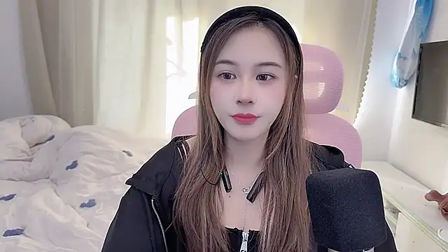 Snapshot of TTtia_ chatting on December 17, 2025, 1:11 am TTtia online show from December 17, 2025, 1:11 am