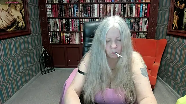 mariabelladonna online show from March 25, 2026, 9:43 pm