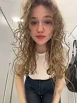 RussianWoman online show from April 19, 2026, 3:28 am