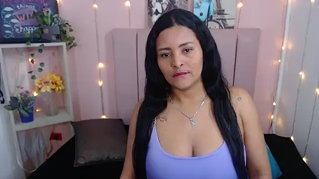 cristal bianchi online show from November 19, 2025, 3:56 pm