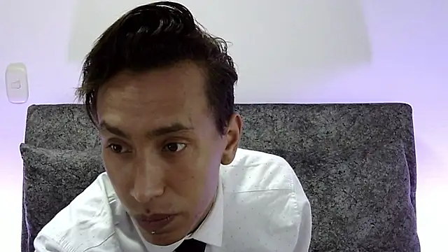 liam  blake online show from November 25, 2025, 2:11 am