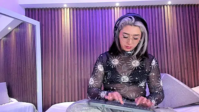 Snapshot of GabyRose9 chatting on May 13, 2026, 11:22 pm GabyRose9 online show from May 13, 2026, 11:22 pm