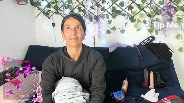 Eva moon5 online show from January 6, 2026, 8:01 pm