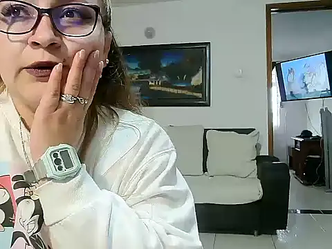 LexieNatty online show from November 19, 2025, 7:36 pm