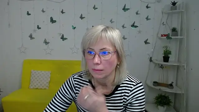 LaurenWishy online show from February 20, 2026, 12:49 pm