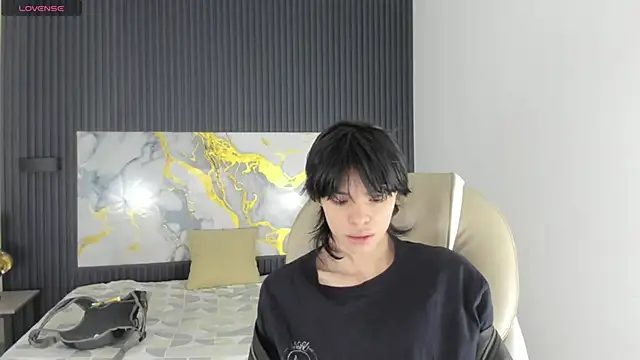 Snapshot of Sylasfrost chatting on December 5, 2025, 7:10 pm Sylasfrost online show from December 5, 2025, 7:10 pm