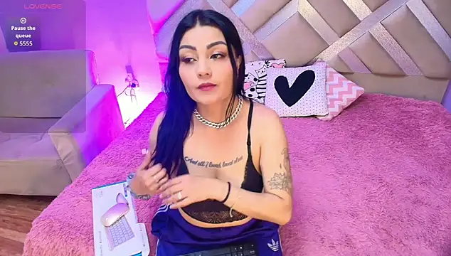 Snapshot of mei_kora chatting on November 22, 2025, 3:27 am mei kora online show from November 22, 2025, 3:27 am