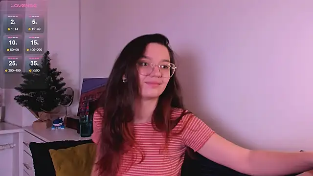 miabellee online show from December 14, 2025, 9:41 pm