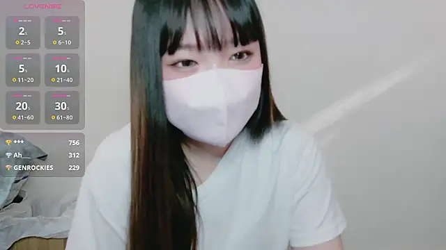 Kururi tyan online show from November 24, 2025, 2:44 am