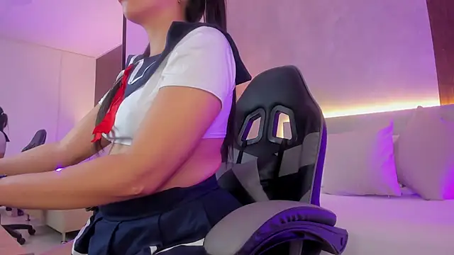 melaniejeannn  online show from March 29, 2026, 2:44 am