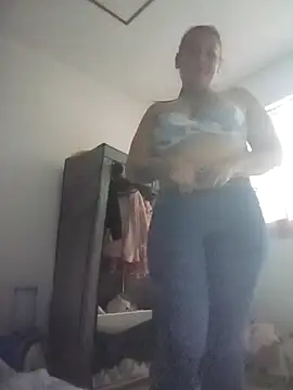 mamacalientica online show from November 20, 2025, 4:12 am