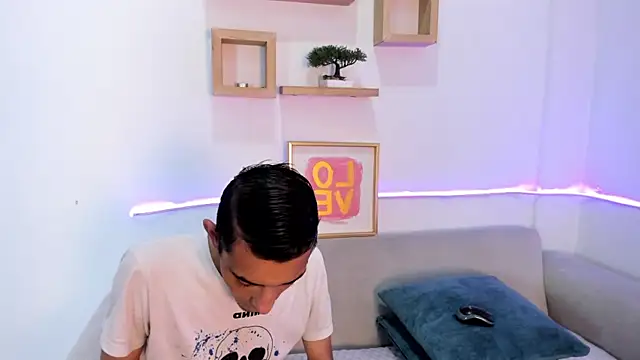 Lia Steven online show from November 24, 2025, 3:39 am