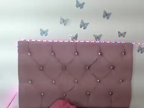 Isardrigue02 online show from November 26, 2025, 5:41 am