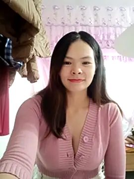 quynhquynh  online show from January 10, 2026, 2:13 am