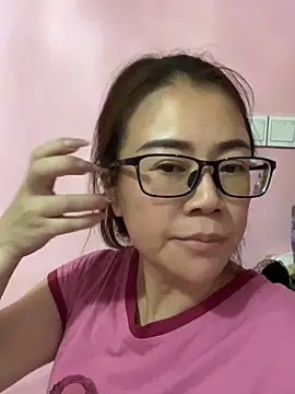 Snapshot of hoop659 chatting on November 27, 2025, 12:18 pm hoop659 online show from November 27, 2025, 12:18 pm