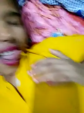 Hott myraa online show from December 1, 2025, 1:10 am