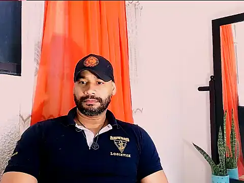 Snapshot of musclehetero chatting on June 1, 2026, 12:29 pm musclehetero online show from June 1, 2026, 12:29 pm
