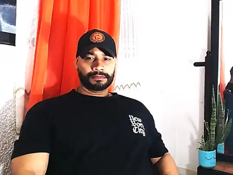 Snapshot of musclehetero chatting on June 2, 2026, 1:18 am musclehetero online show from June 2, 2026, 1:18 am