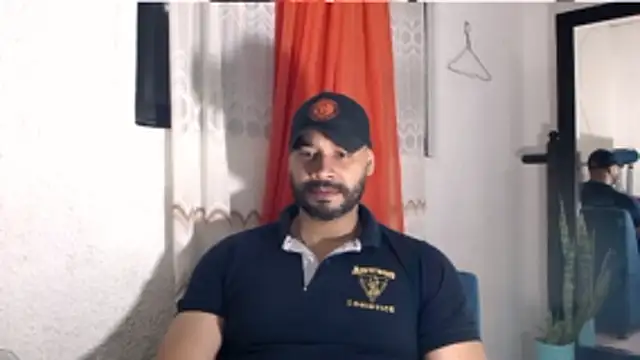 Snapshot of musclehetero chatting on June 11, 2026, 2:53 am musclehetero online show from June 11, 2026, 2:53 am