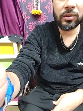 Cute Lucky online show from December 18, 2025, 9:15 am