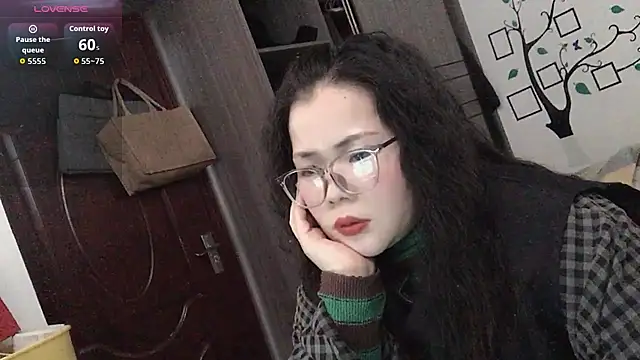 Snapshot of Huahua3187 chatting on November 30, 2025, 7:01 am Huahua3187 online show from November 30, 2025, 7:01 am