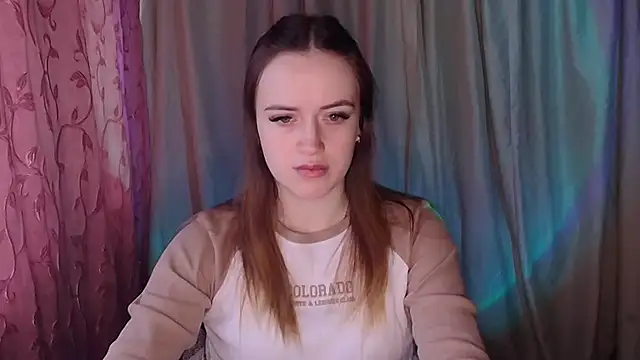 Illa May online show from February 12, 2026, 6:52 am