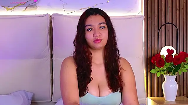 VictoriaLombardi online show from November 29, 2025, 1:14 pm