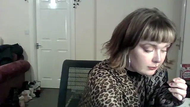 Persha XX online show from November 25, 2025, 5:35 pm