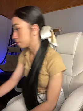 Emma pink18 online show from November 29, 2025, 6:11 pm