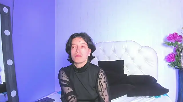 Snapshot of CoralAndOcean_ chatting on December 18, 2025, 9:43 pm CoralAndOcean online show from December 18, 2025, 9:43 pm