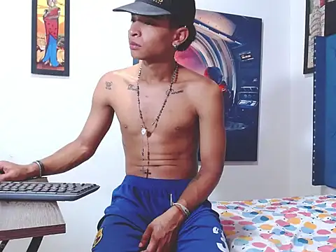 crissex3 online show from March 12, 2026, 2:07 am