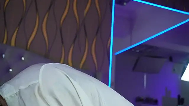 Snapshot of lovely_sophia_ chatting on November 25, 2025, 6:02 am lovely sophia online show from November 25, 2025, 6:02 am