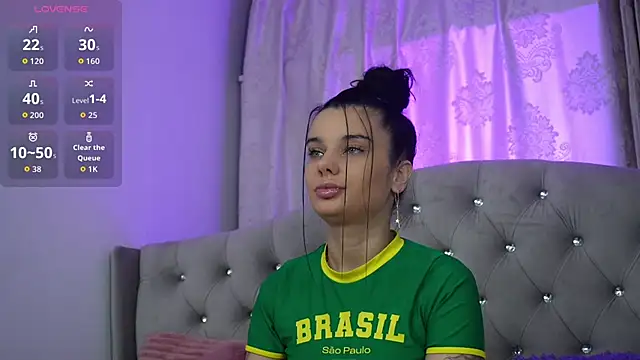 lovely sophia  online show from December 18, 2025, 5:46 am