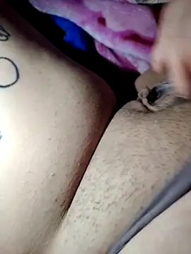 Kingaandqueenn online show from November 27, 2025, 9:39 pm