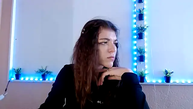 Sweeet Emilyy online show from November 25, 2025, 12:27 pm