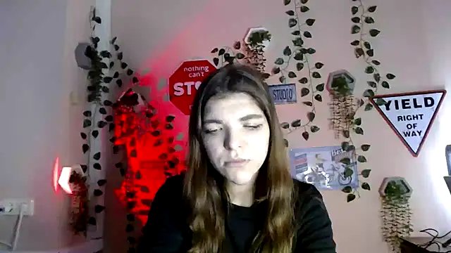 Sweeet Emilyy online show from November 27, 2025, 1:57 pm