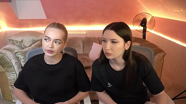 Liza Mur online show from November 26, 2025, 3:13 pm