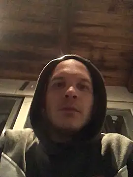 Snapshot of Spielzeugtwink chatting on December 21, 2025, 11:12 pm Spielzeugtwink online show from December 21, 2025, 11:12 pm