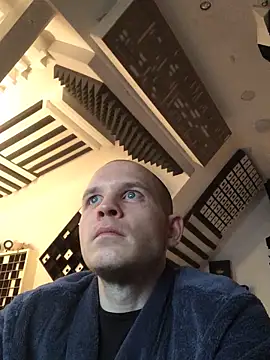 Snapshot of Spielzeugtwink chatting on December 23, 2025, 12:19 am Spielzeugtwink online show from December 23, 2025, 12:19 am