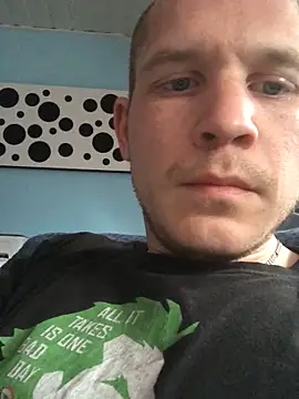 Snapshot of Spielzeugtwink chatting on May 11, 2026, 6:38 pm Spielzeugtwink online show from May 11, 2026, 6:38 pm