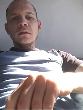 Snapshot of Spielzeugtwink chatting on June 11, 2026, 8:34 am Spielzeugtwink online show from June 11, 2026, 8:34 am