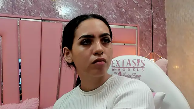 CHERRY  SWEET  online show from November 30, 2025, 11:36 am