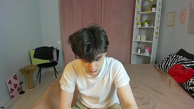 kevinhunter  online show from November 30, 2025, 9:13 am