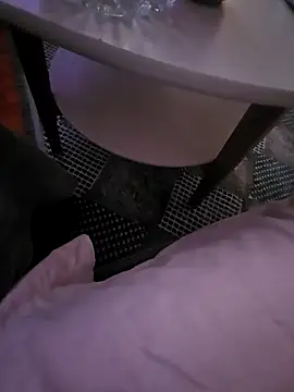 Xalooo04 online show from November 22, 2025, 5:23 pm