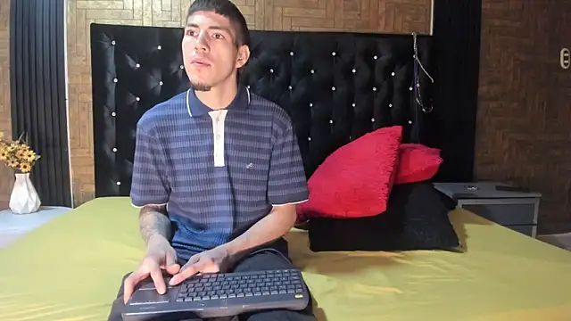 yeikoox online show from November 29, 2025, 3:20 am