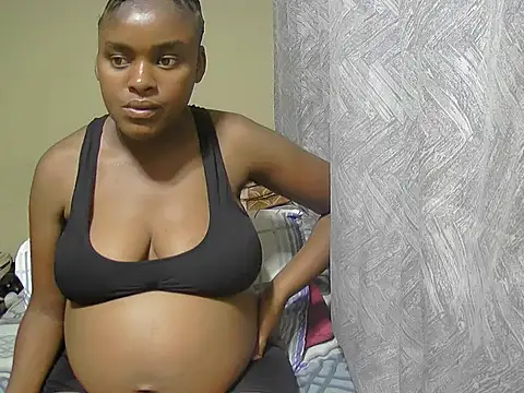 PregiiCaramellxx online show from November 20, 2025, 5:01 pm