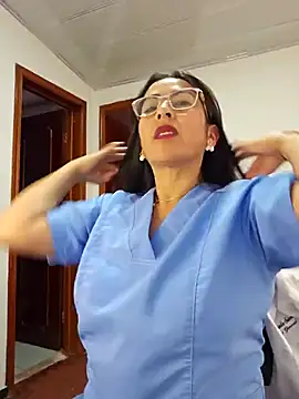 JustSamantha  online show from December 17, 2025, 8:37 pm