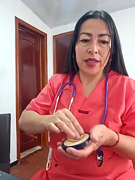 JustSamantha  online show from December 19, 2025, 1:29 pm