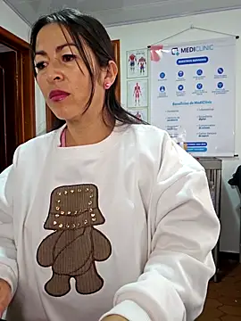 JustSamantha  online show from February 5, 2026, 12:32 pm